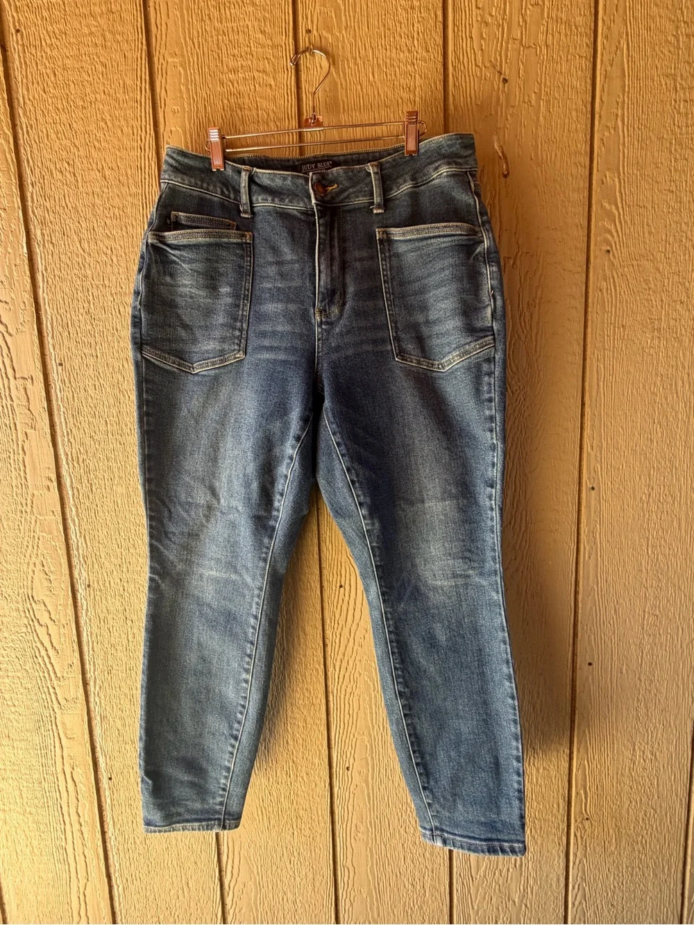 Judy Blue Medium Blue Relaxed Fit Skinny Jeans - Front Patch Pockets - Picture 1 of 4